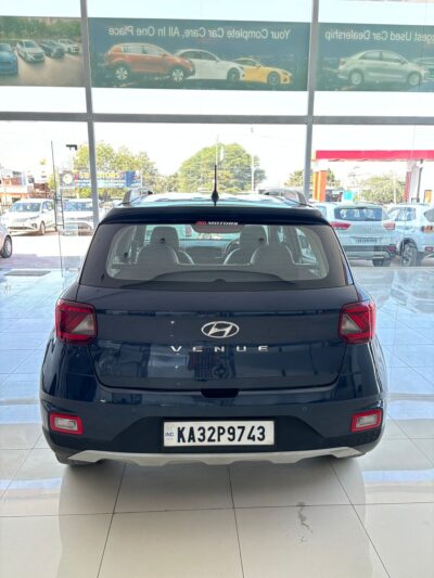 HYUNDAI VENUE PETROL - Image 3